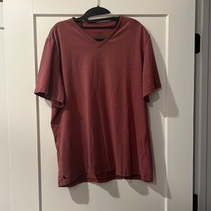 UNTUCKit Men’s V-Neck